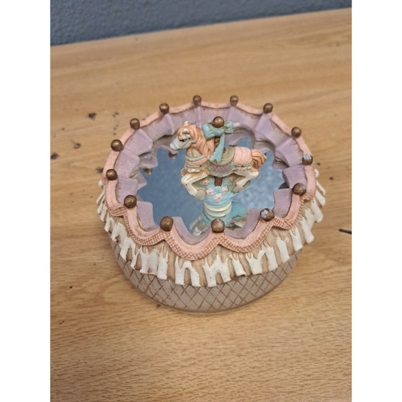 Vtg Emson Mirrored Magnetic Musical Carousel Horse Music Box. A1 - Picture 5 of 5